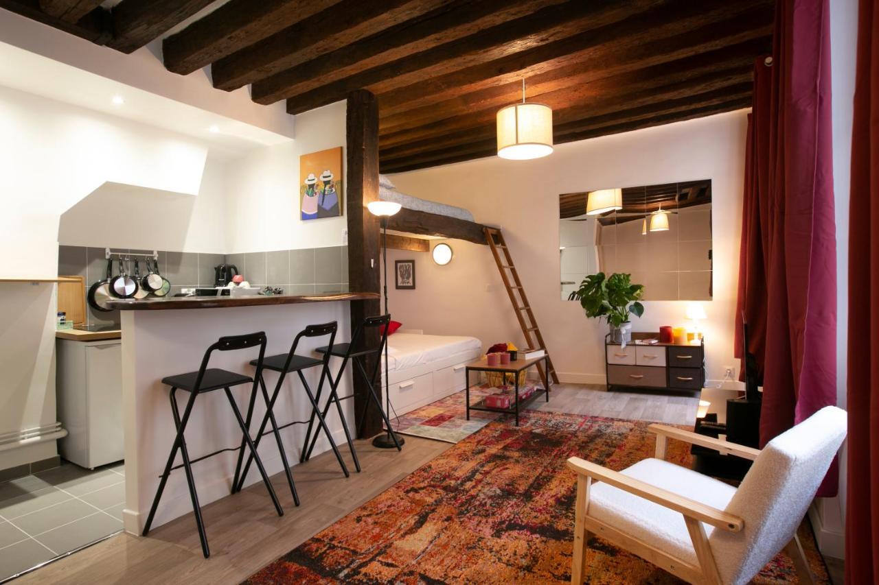 Authentic Apartment In Center Of Parisian Marais Экстерьер фото
