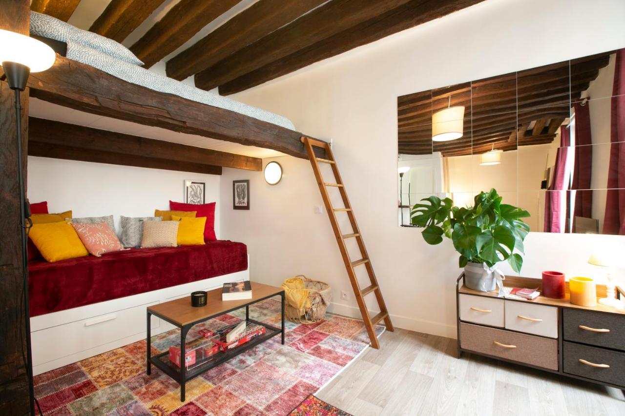 Authentic Apartment In Center Of Parisian Marais Экстерьер фото