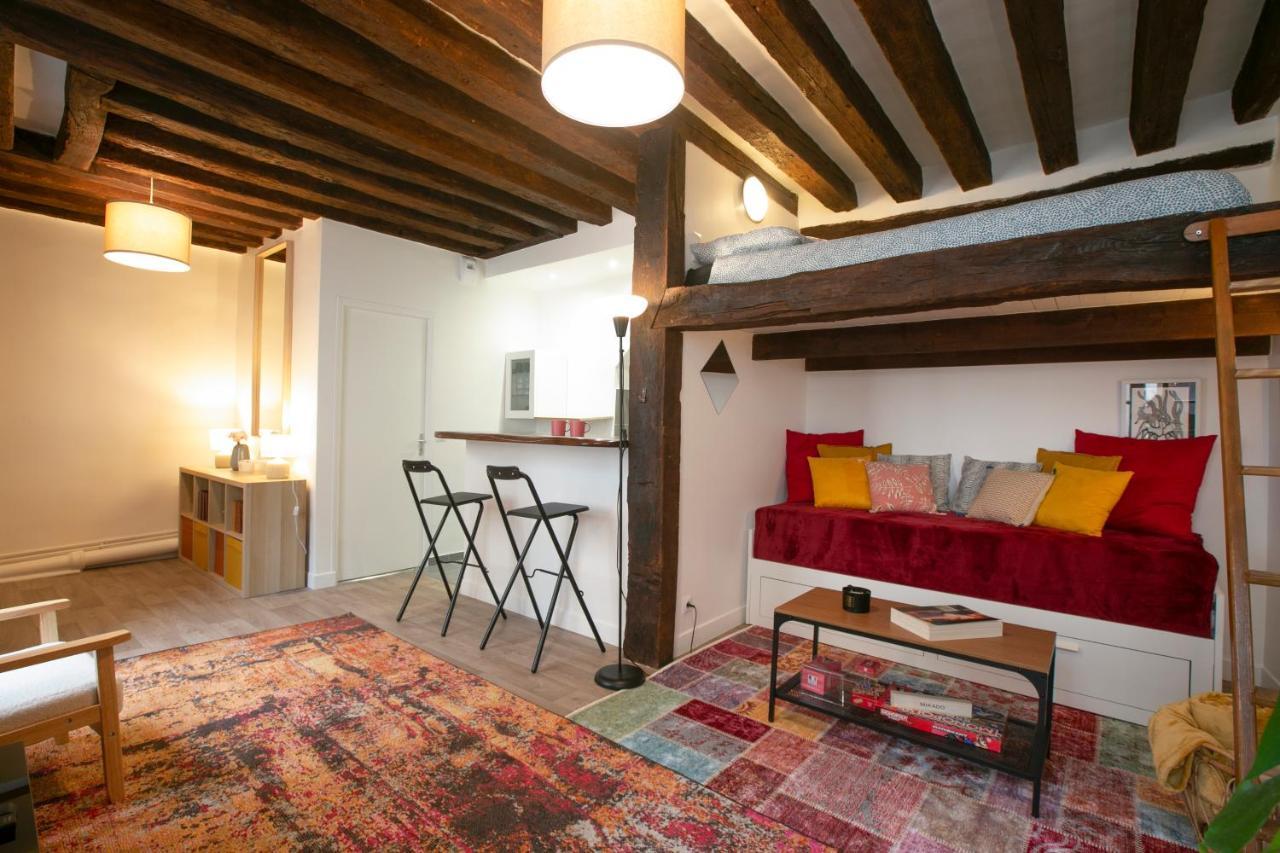 Authentic Apartment In Center Of Parisian Marais Экстерьер фото