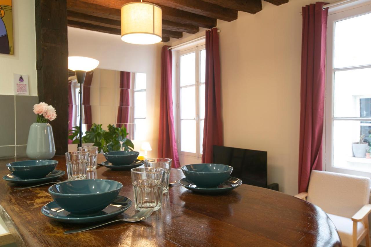 Authentic Apartment In Center Of Parisian Marais Экстерьер фото